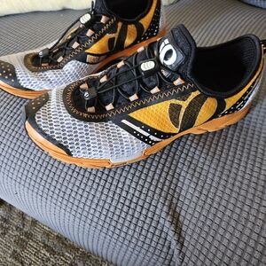 Pearl Izumi Men's Athletic Shoes
